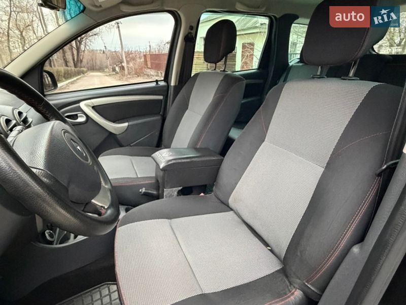 Позашляховик / Кросовер Renault Duster 2013 в Запоріжжі