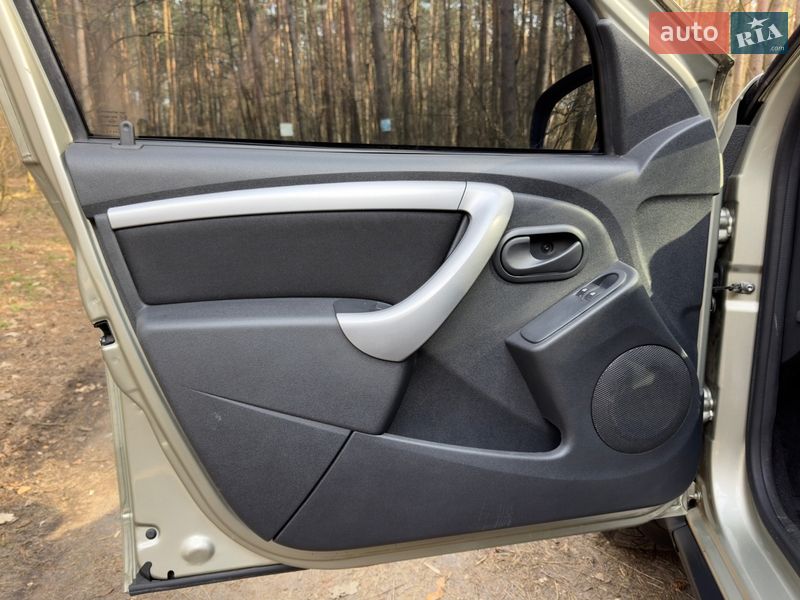 Внедорожник / Кроссовер Renault Duster 2014 в Киеве