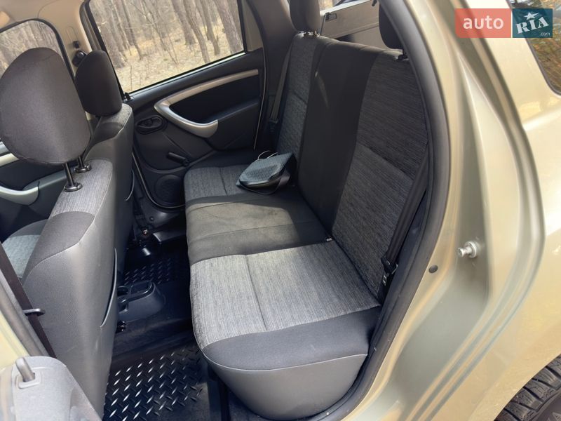 Внедорожник / Кроссовер Renault Duster 2014 в Киеве