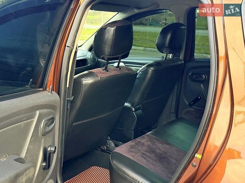 Внедорожник / Кроссовер Renault Duster 2010 в Мене