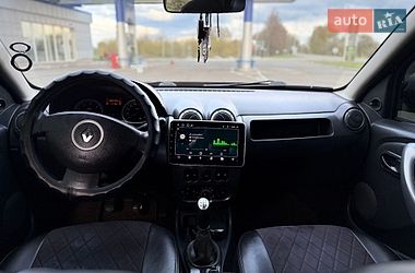 Внедорожник / Кроссовер Renault Duster 2010 в Мене