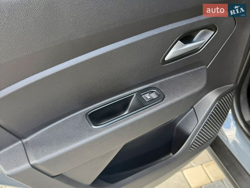 Позашляховик / Кросовер Renault Duster 2023 в Благовіщенську