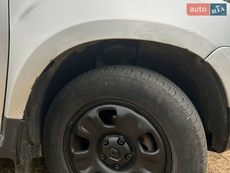 Внедорожник / Кроссовер Renault Duster 2012 в Тараще