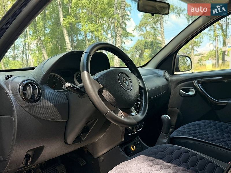 Позашляховик / Кросовер Renault Duster 2011 в Охтирці