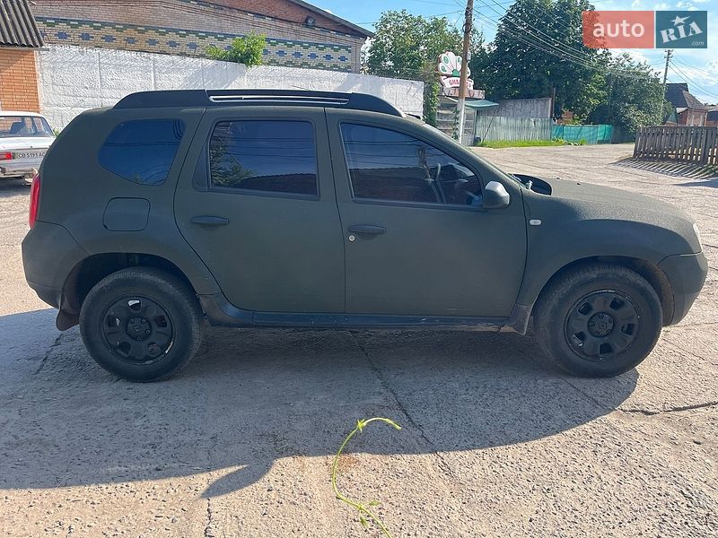 Внедорожник / Кроссовер Renault Duster 2013 в Ромнах