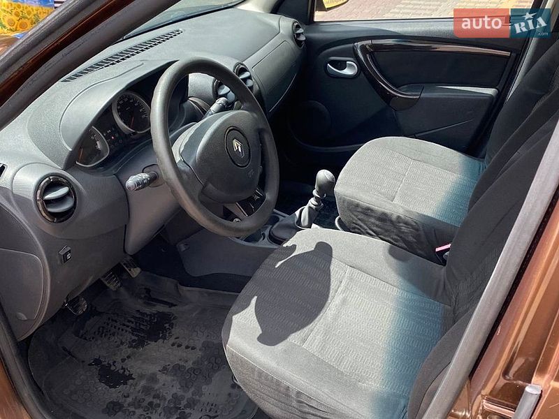 Внедорожник / Кроссовер Renault Duster 2010 в Знаменке
