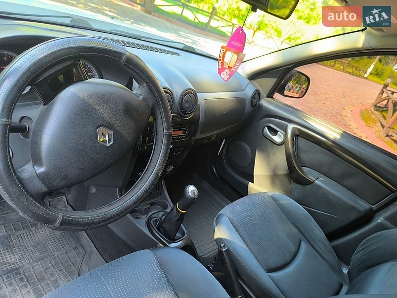 Позашляховик / Кросовер Renault Duster 2011 в Миргороді