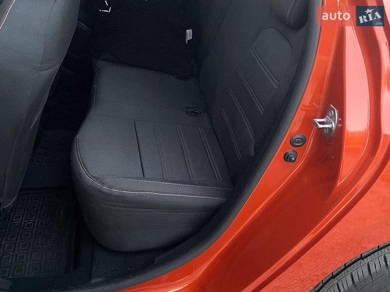 Позашляховик / Кросовер Renault Duster 2023 в Помічній