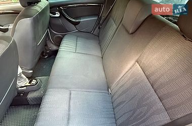 Позашляховик / Кросовер Renault Duster 2011 в Києві