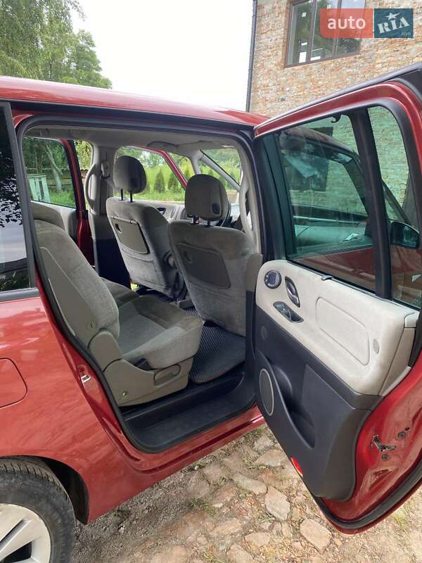 Минивэн Renault Espace 2005 в Дубно