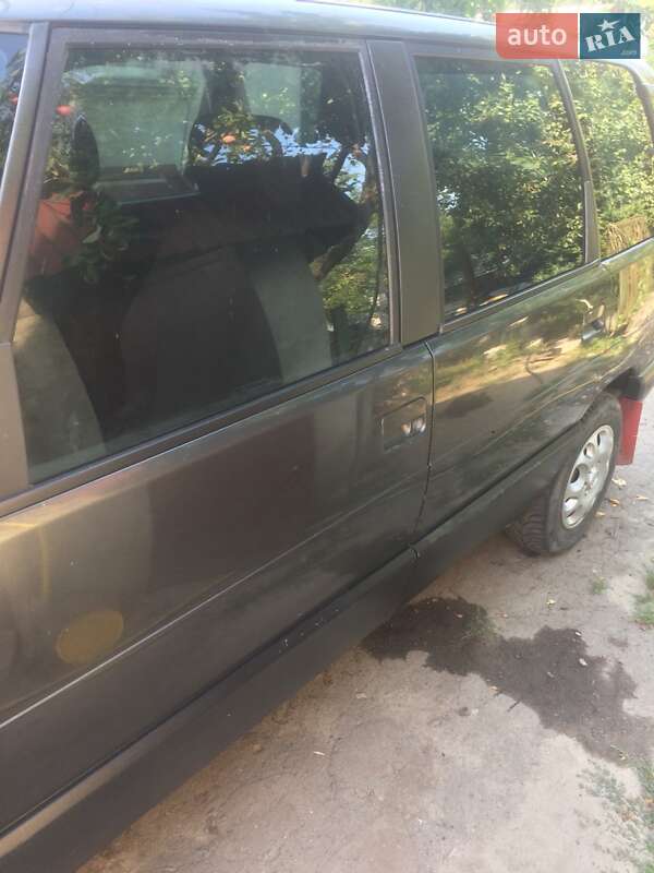 Минивэн Renault Espace 1995 в Белогорье