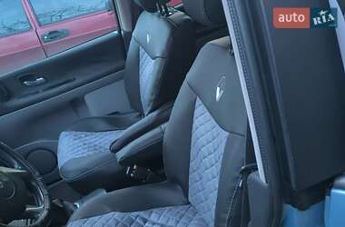 Минивэн Renault Espace 2006 в Ромнах