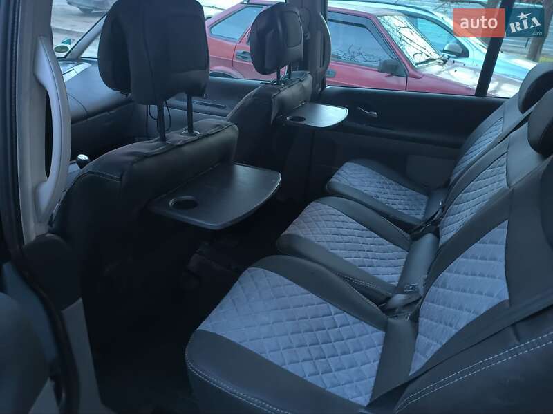 Минивэн Renault Espace 2006 в Ромнах