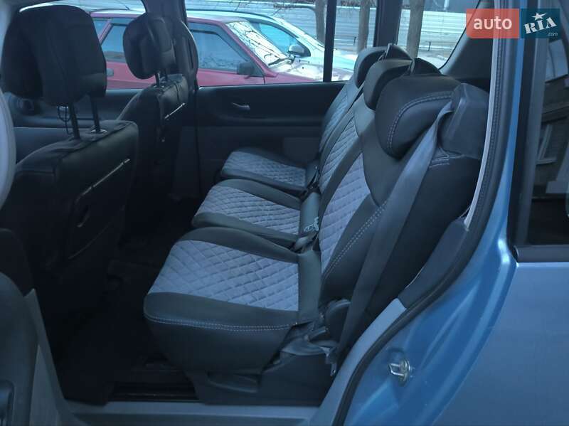 Минивэн Renault Espace 2006 в Ромнах