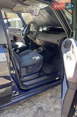 Минивэн Renault Espace 2004 в 