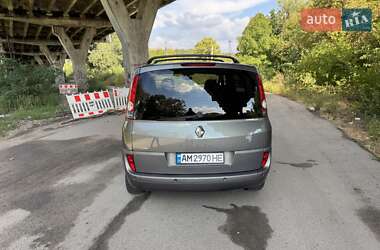 Минивэн Renault Espace 2005 в  фото 15 Минивэн Renault Espace 2005 в