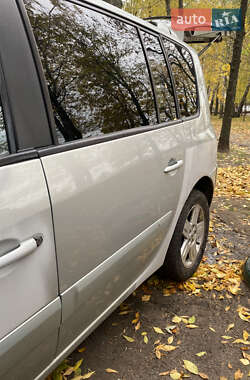 Минивэн Renault Espace 2004 в  фото 8 Минивэн Renault Espace 2004 в