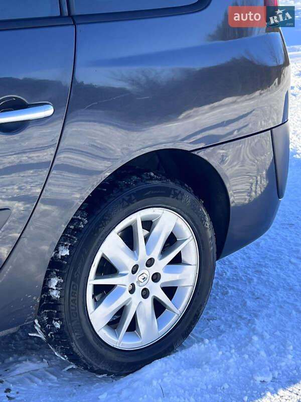 Минивэн Renault Espace 2011 в Киеве