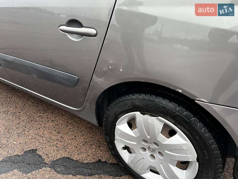 Мінівен Renault Espace 2003 в Ужгороді