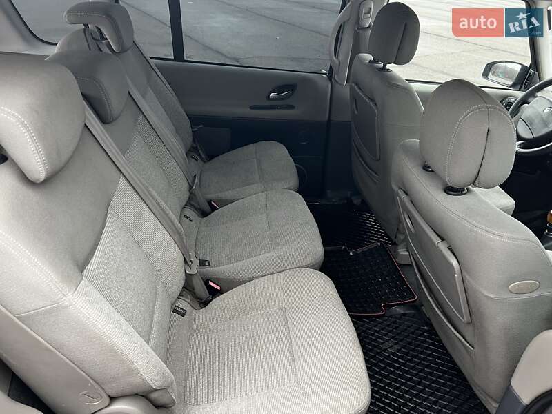 Мінівен Renault Espace 2003 в Ужгороді