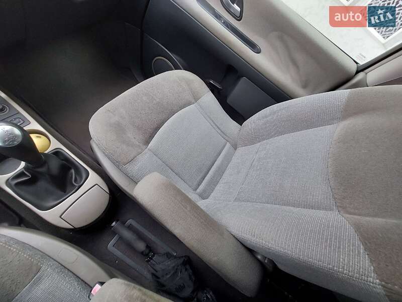 Мінівен Renault Espace 2004 в Львові фото 16 Мінівен Renault Espace 2004 в Львові