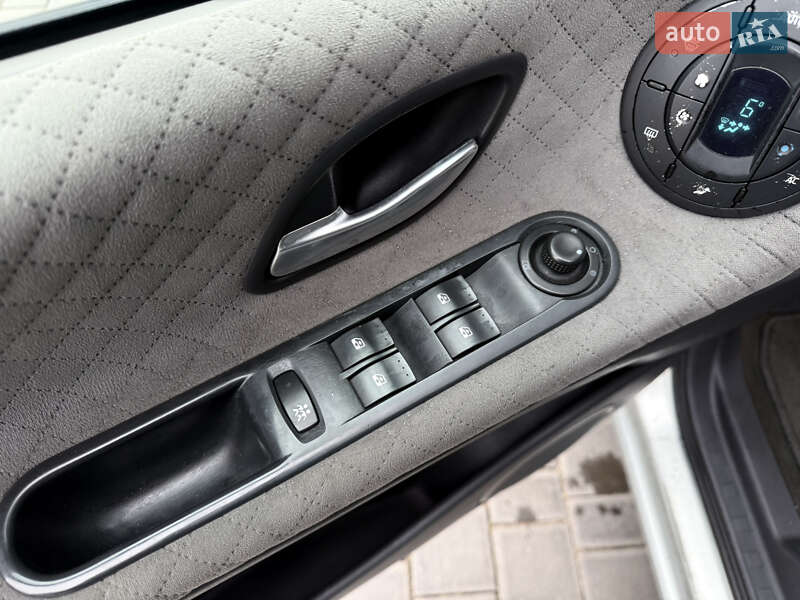 Мінівен Renault Espace 2004 в Одесі фото 36 Мінівен Renault Espace 2004 в Одесі