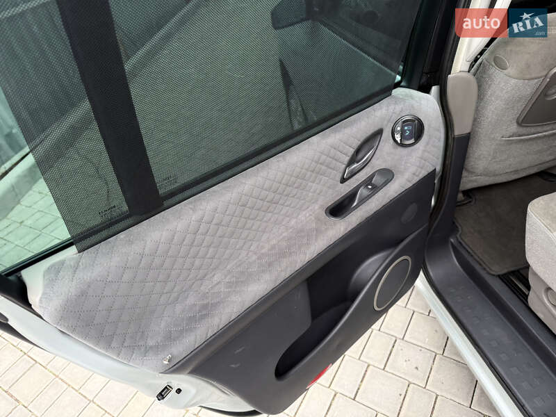 Мінівен Renault Espace 2004 в Одесі фото 57 Мінівен Renault Espace 2004 в Одесі