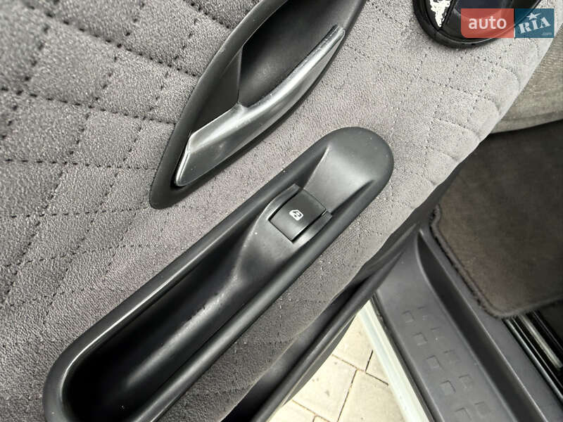 Мінівен Renault Espace 2004 в Одесі фото 60 Мінівен Renault Espace 2004 в Одесі