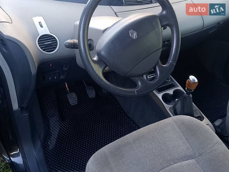 Минивэн Renault Espace 2004 в Остроге
