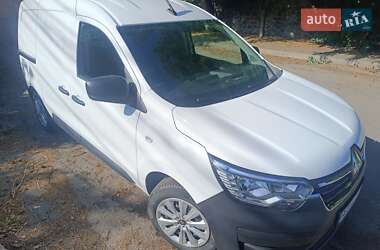 Грузовой фургон Renault Express 2022 в 