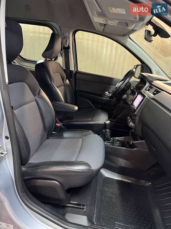 Мінівен Renault Express 2021 в Києві фото 20 Мінівен Renault Express 2021 в Києві