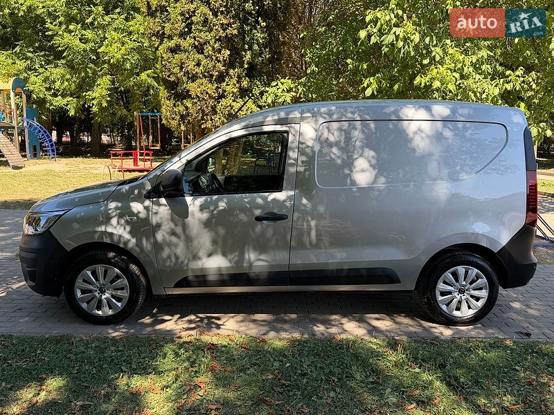 Грузовой фургон Renault Express 2023 в Млинове