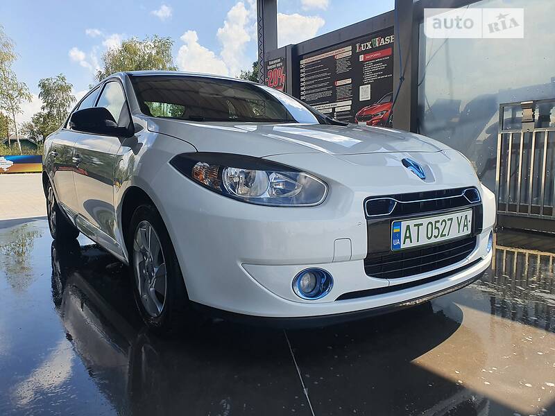 Седан Renault Fluence Z.E. 2011 в Калуші