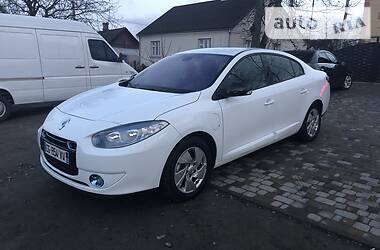 Седан Renault Fluence 2011 в Дубні