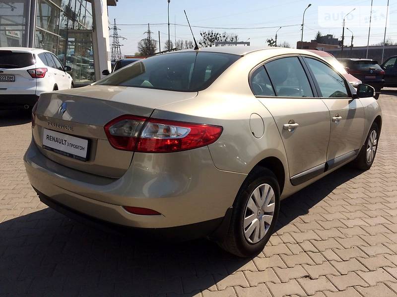 Седан Renault Fluence 2010 в Чернівцях