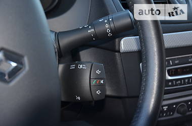 Седан Renault Fluence 2012 в 
