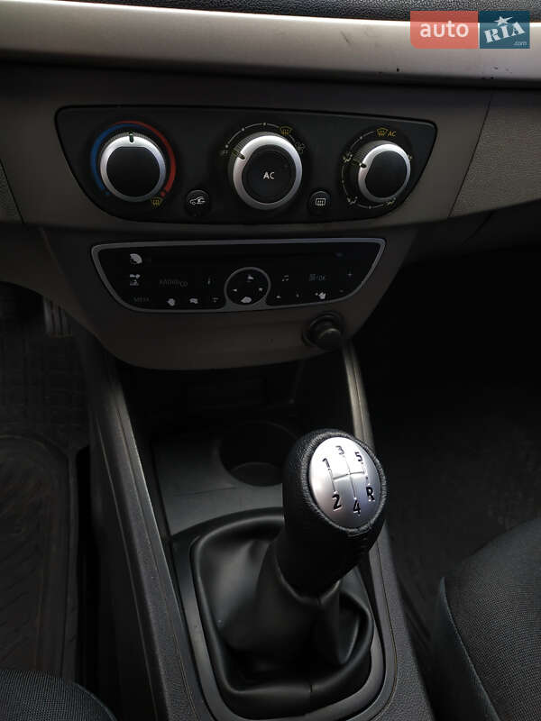 Седан Renault Fluence 2012 в Вишневом
