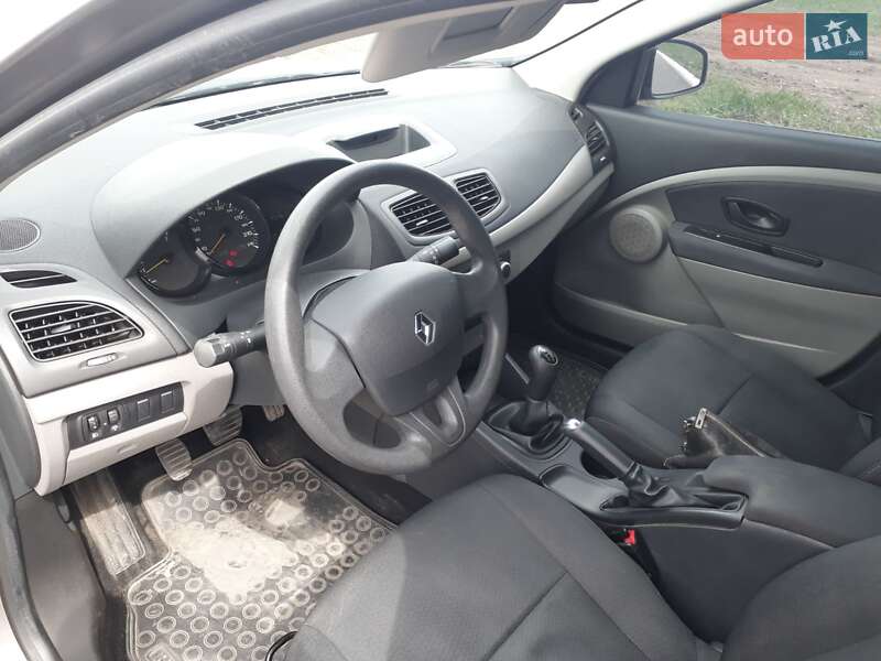 Седан Renault Fluence 2010 в Киеве