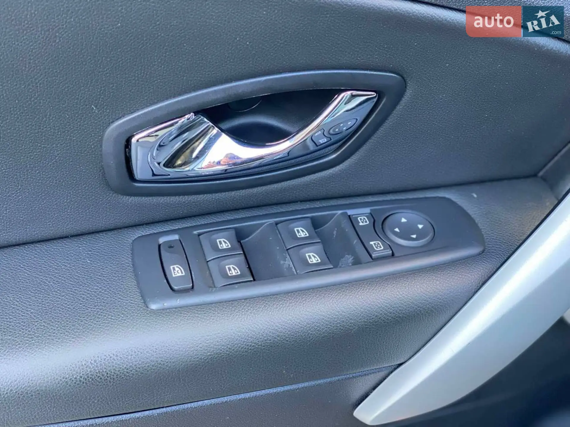 2012 Renault Fluence - мініатюра 13