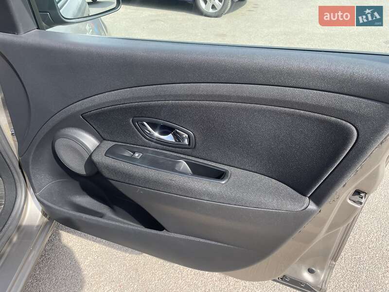 Седан Renault Fluence 2014 в Чернигове