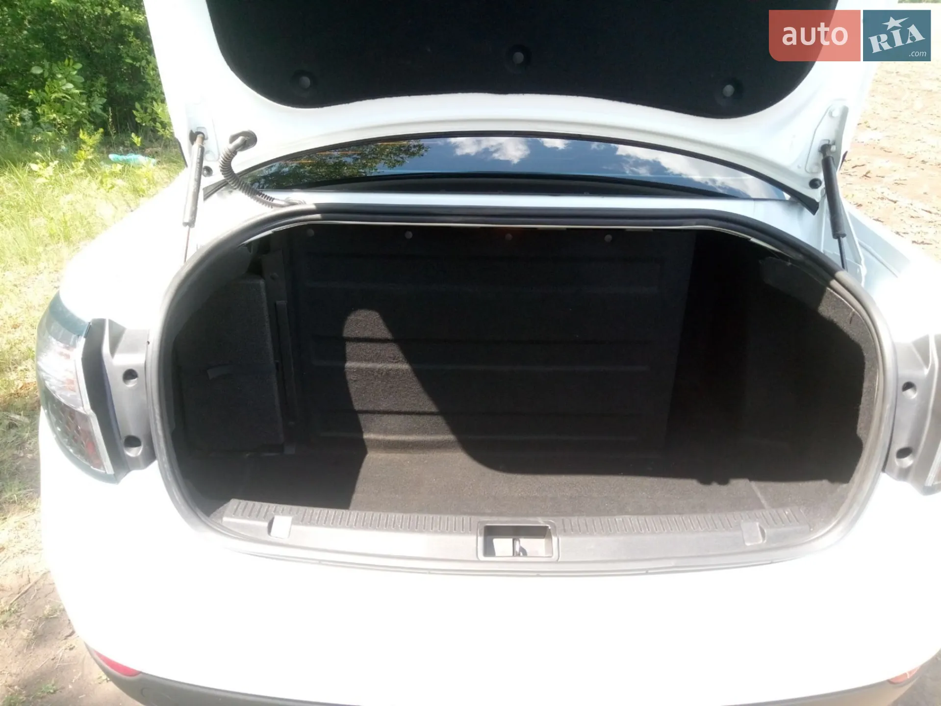 2012 Renault Fluence - мініатюра 2