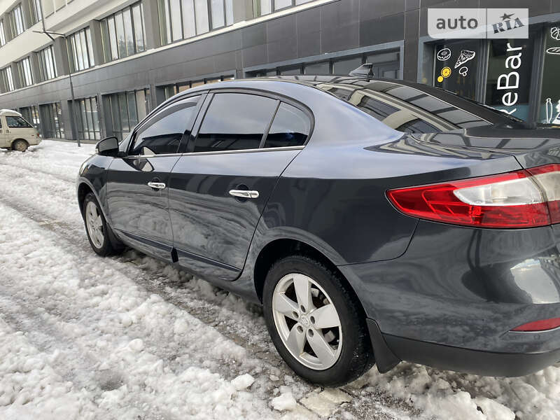 Седан Renault Fluence 2010 в Івано-Франківську