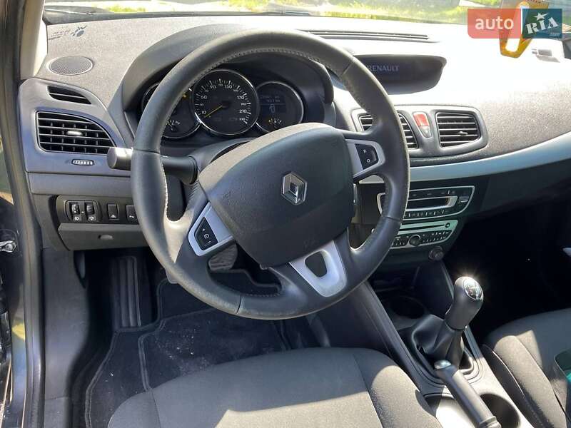 Седан Renault Fluence 2010 в Шепетовке