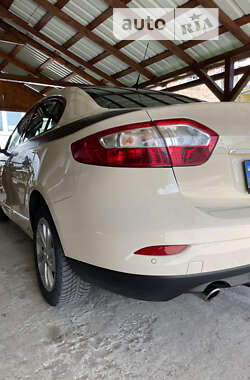 Седан Renault Fluence 2013 в 