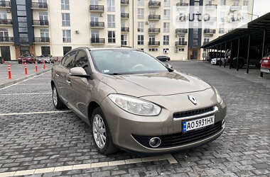 Седан Renault Fluence 2010 в Сваляве