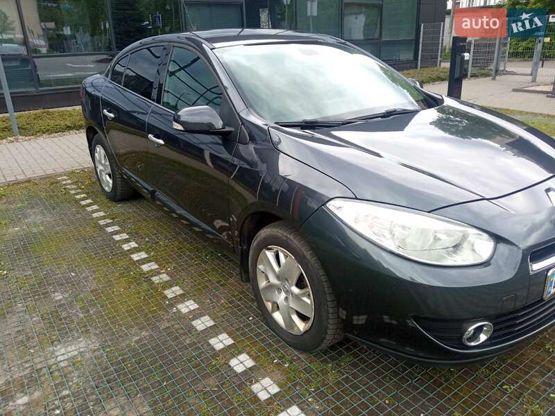 Седан Renault Fluence 2011 в 