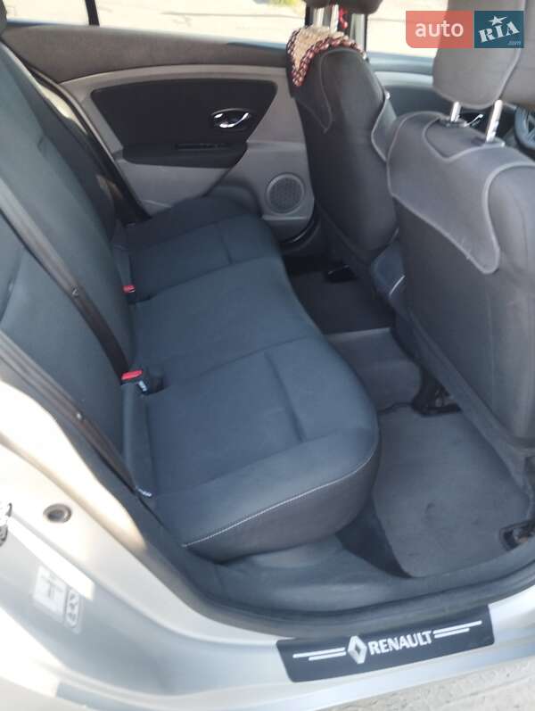 Renault Fluence 2012