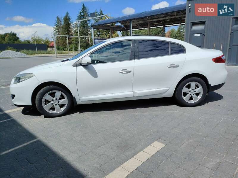 Седан Renault Fluence 2011 в 
