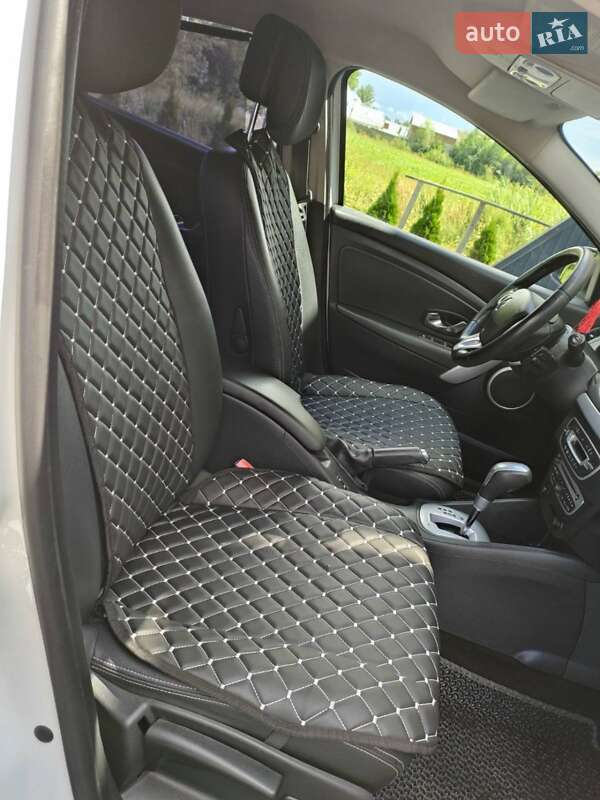 Седан Renault Fluence 2011 в Самборе