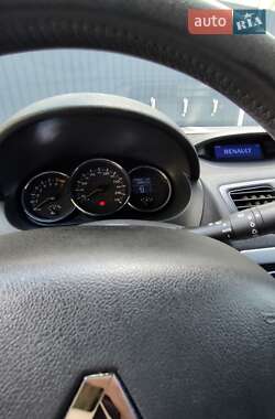 Седан Renault Fluence 2011 в Самборе